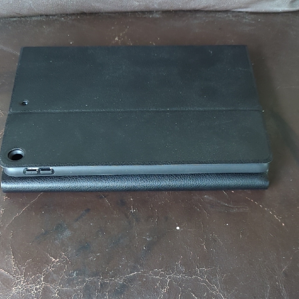 Black Tablet Keyboard Case - Picture 2 of 2